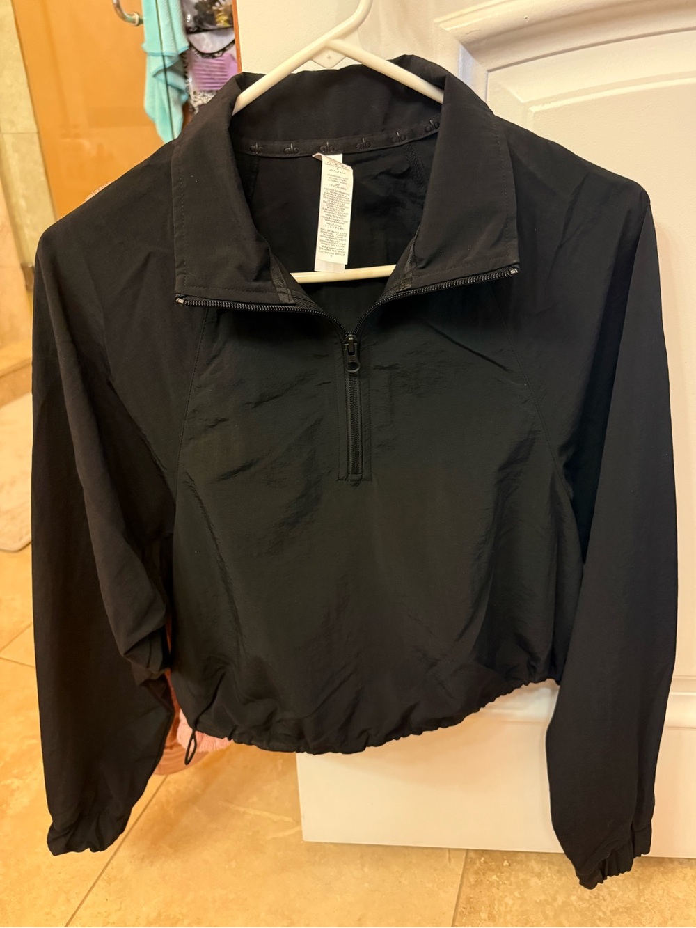 ALO Yoga Cropped 1/4 Zip Alumni Pullover ~ Black